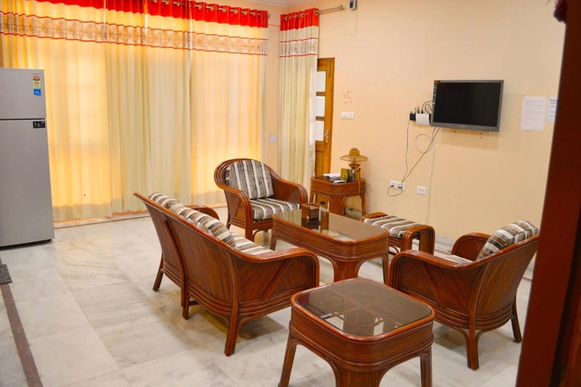Homestay Fully Furnished Ish, Atithya With Various Amenities And Free Services In Lucknow, India
